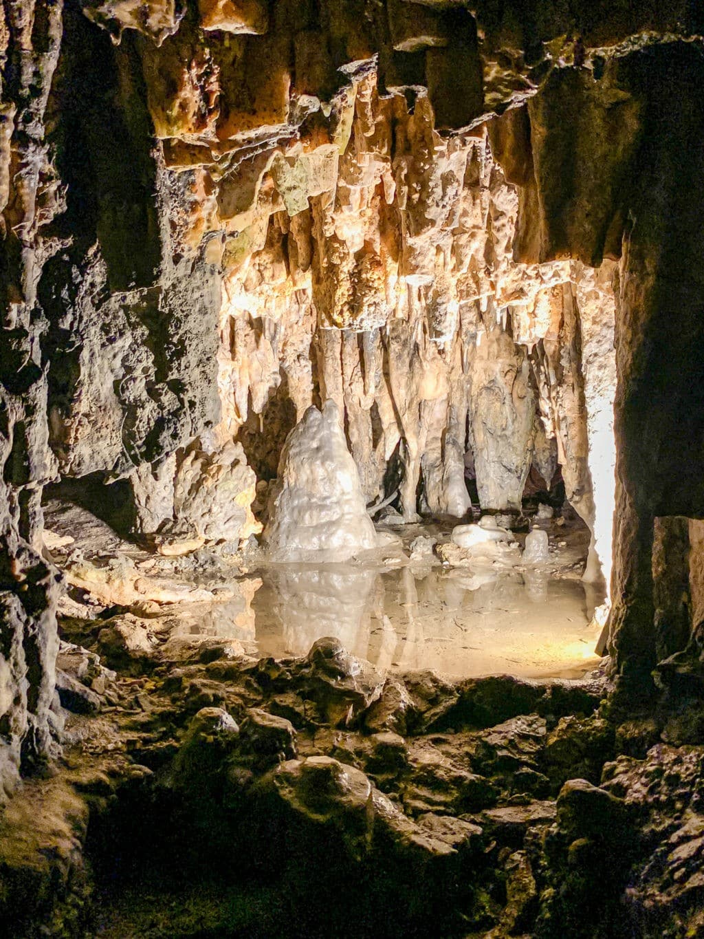 Sinterbecken in der König-Otto-Tropfsteinhöhle